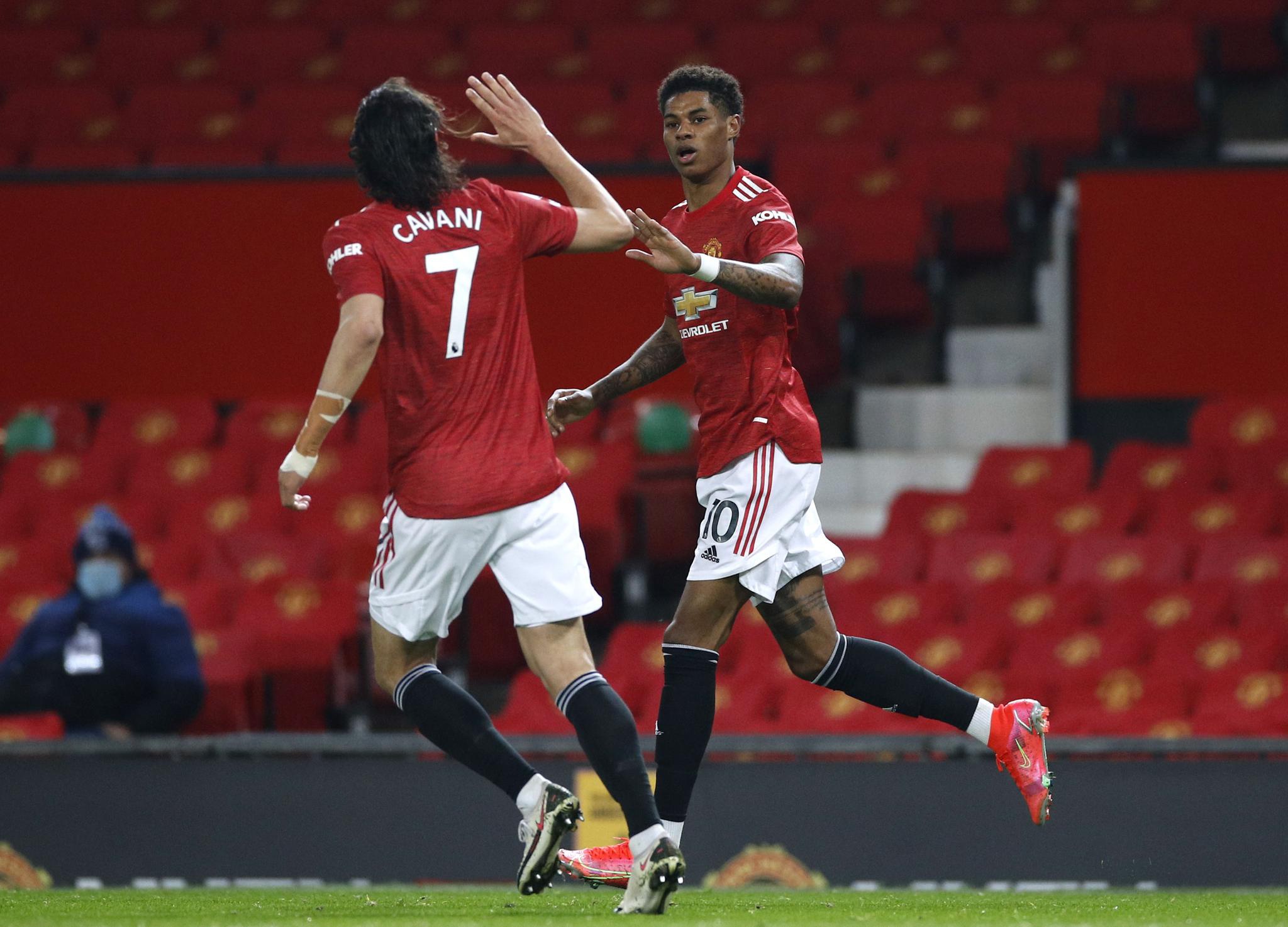 2-0！萨拉赫传射，造百年神迹，瓜帅错信一人，利物浦双杀曼城！.